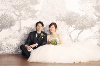 スタジオで撮影するドレスフォトウェディング